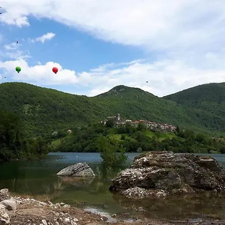 Tugninello Rustic Stone House Vakantiehuis Vagli di Sotto